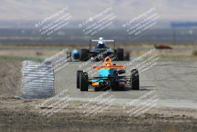 media/Oct-26-2025-CalClub SCCA (Sun) [[8ce1e69566]]/Group 3/Grapevine/